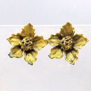 Elegant Flower Blossom Earrings, Gold Tone Vintage Clip On Floral Bloom